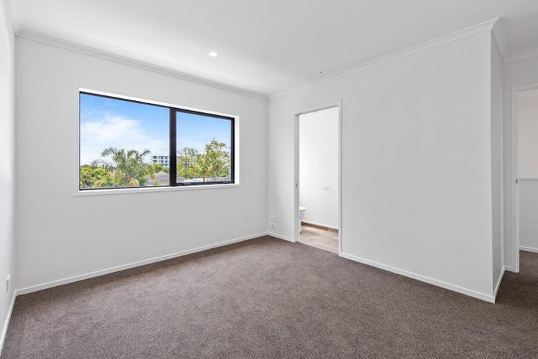 Photo of property in 500c Te Atatu Road, Te Atatu Peninsula, Auckland, 0610