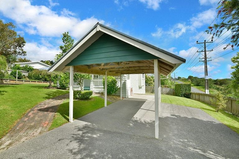 Photo of property in 2 St James Avenue, Helensville, 0800