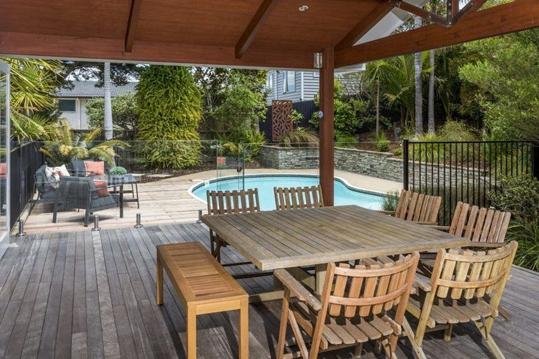 Photo of property in 9 Nicholson Place, Hillcrest, Auckland, 0627