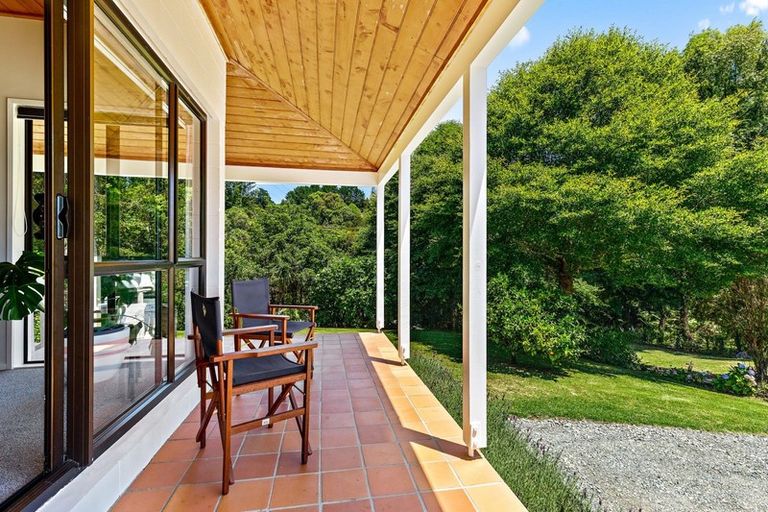 Photo of property in 24 Brick Bay Drive, Sandspit, Warkworth, 0982