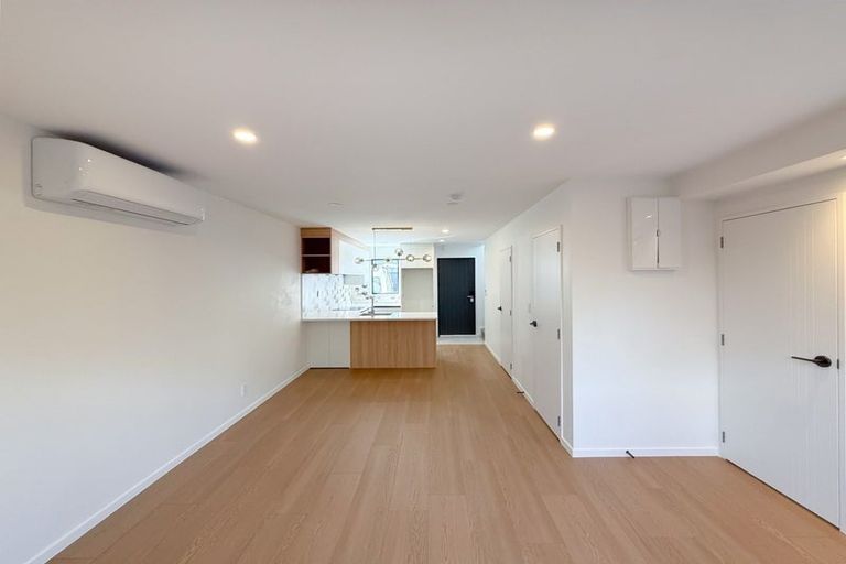 Photo of property in 4/7 Peverill Crescent, Papatoetoe, Auckland, 2025