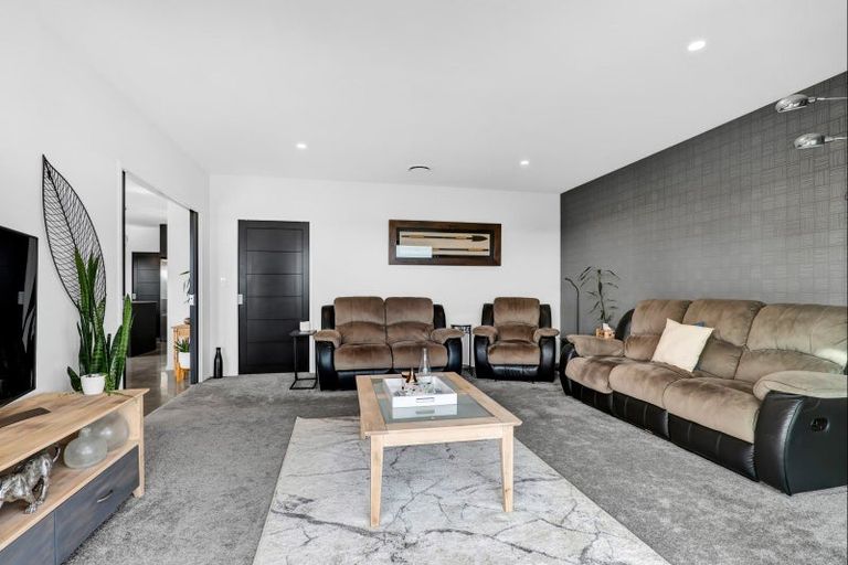 Photo of property in 4 Cessna Lane, Glen Avon, New Plymouth, 4312