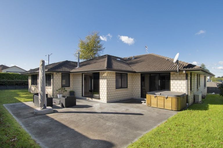 Photo of property in 36 Inverness Drive, Pyes Pa, Tauranga, 3112