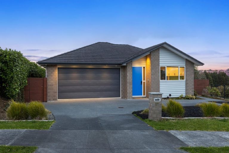 Photo of property in 11 Ian Gordon Lane, Orewa, 0931