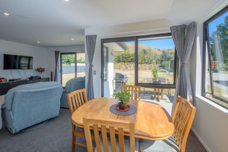 Photo of property in 8 Perriam Place, Mount Pisa, Cromwell, 9383