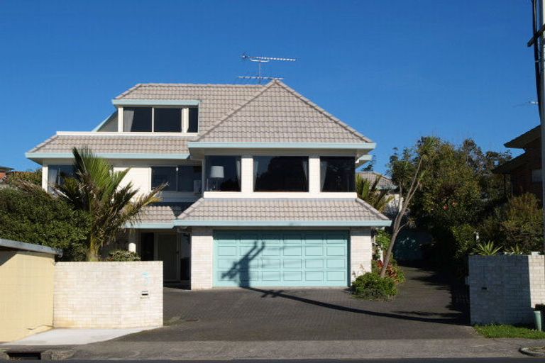 Photo of property in 3 Granger Road, Cockle Bay, Auckland, 2014