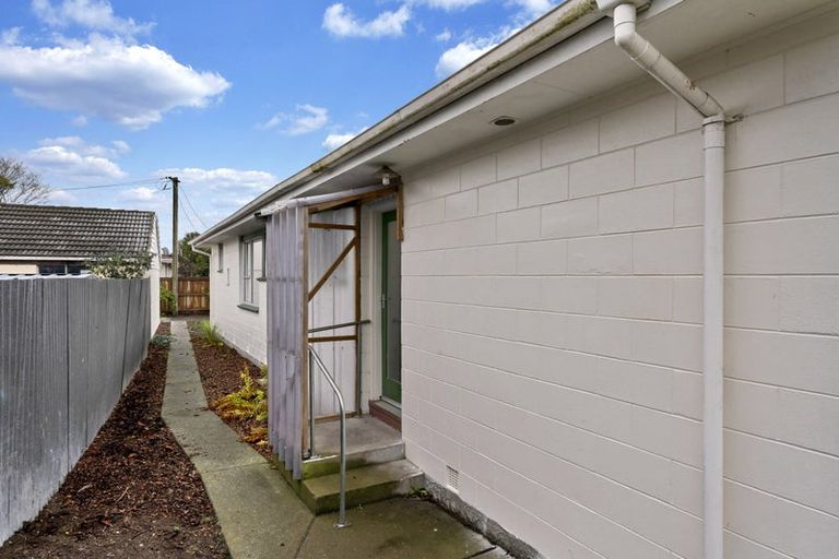 Photo of property in 76a Englefield Road, Northwood, Christchurch, 8051