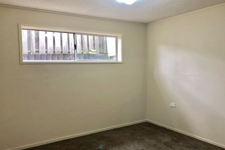 Photo of property in 36 Kurnell Drive, Botany Downs, Auckland, 2010