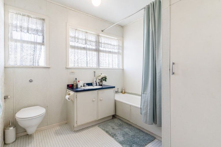 Photo of property in 32 Harapaki Road, Meadowbank, Auckland, 1072