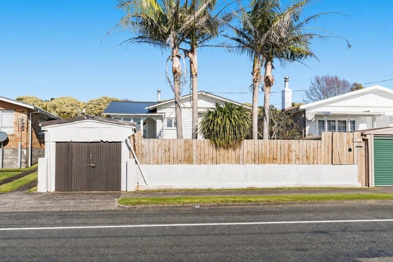 Photo of property in 100 Lemon Street, New Plymouth, 4312