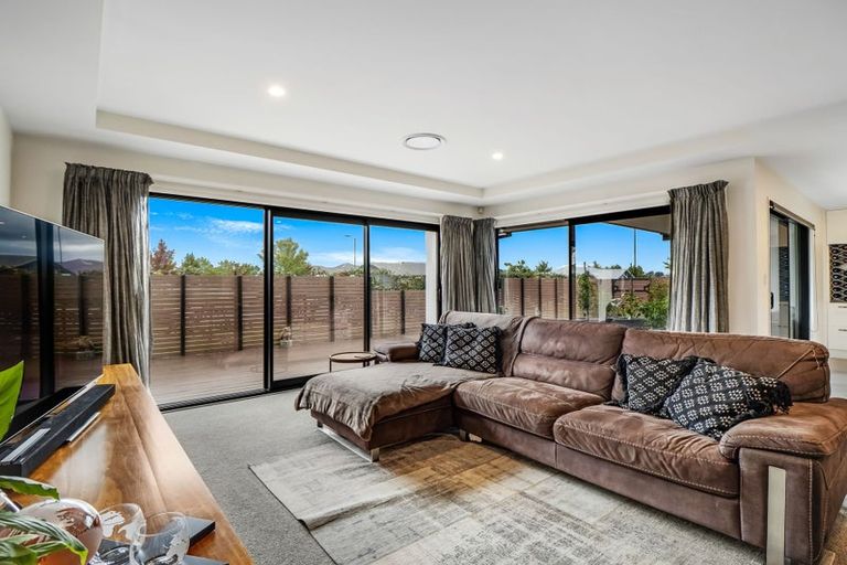 Photo of property in 21 Watkins Drive, Rangiora, 7400