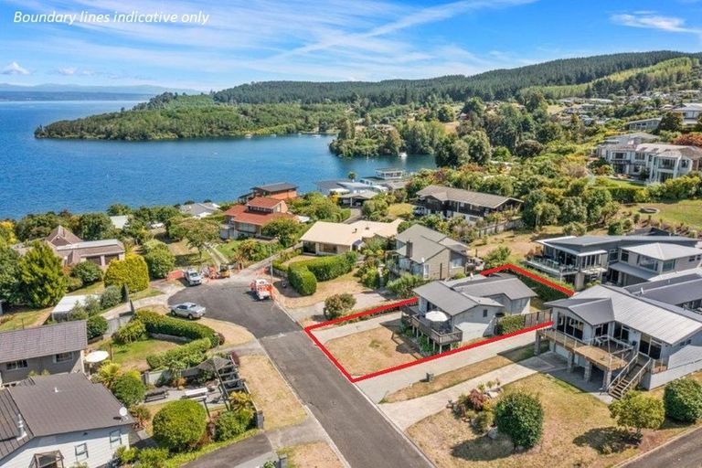 Photo of property in 2/12 Isobel Street, Acacia Bay, Taupo, 3330