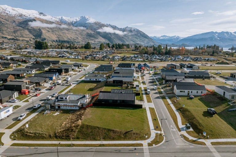 Photo of property in 1 Mason Street, Wanaka, 9305