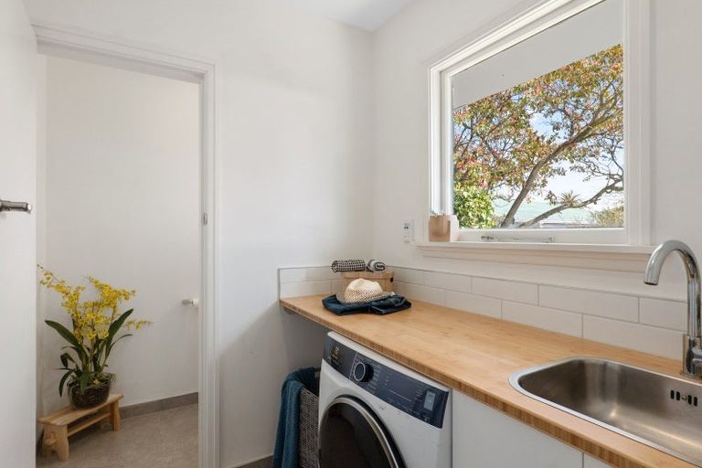 Photo of property in 19 Eglinton Street, Avondale, Christchurch, 8061