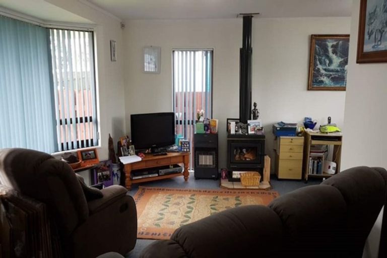 Photo of property in 2/8 Olive Crescent, Papatoetoe, Auckland, 2025