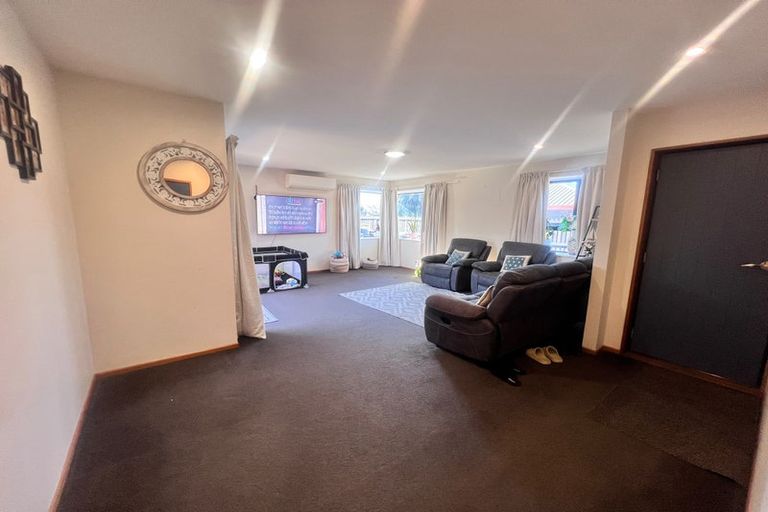 Photo of property in 1/8 Campion Place, Halswell, Christchurch, 8025