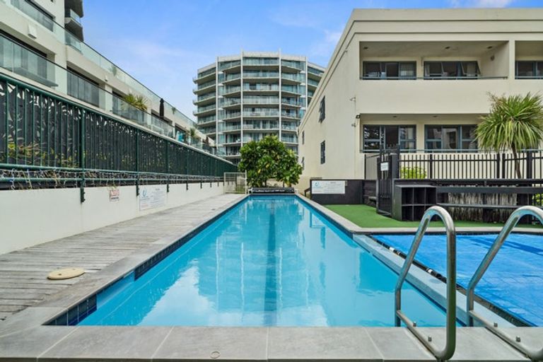 Photo of property in Oceanside Tower 1, 5/2d Marine Parade, Mount Maunganui, 3116