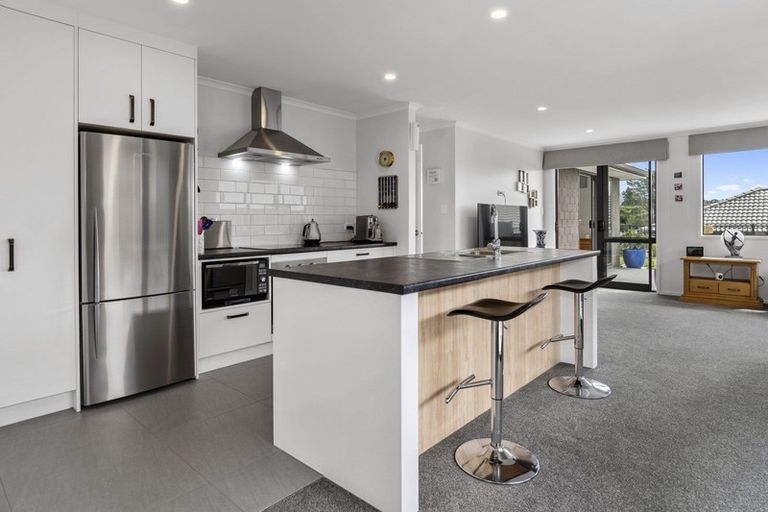 Photo of property in 53 Sentinel Avenue, Omokoroa, 3114