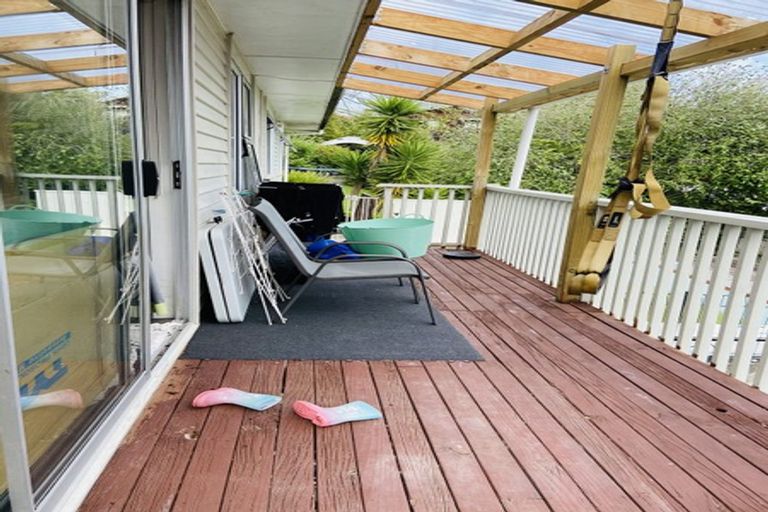 Photo of property in 16 Kirby Street, Glendene, Auckland, 0602