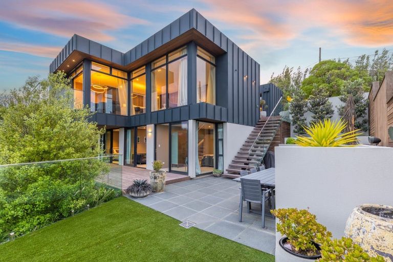 Photo of property in 37 Mount Pleasant Road, Mount Pleasant, Christchurch, 8081