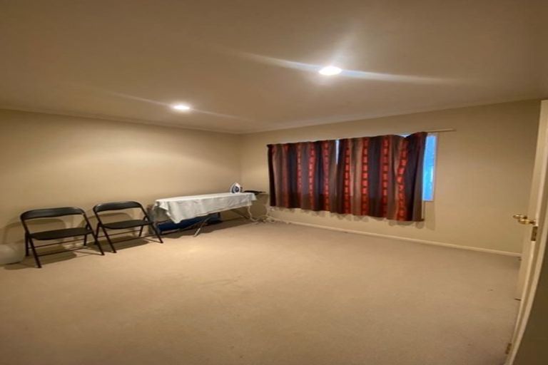 Photo of property in 34 Craigavon Drive, East Tamaki, Auckland, 2013