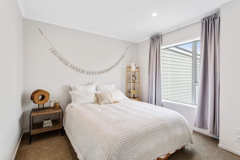 Photo of property in 21 Rangihina Road, Hobsonville, Auckland, 0616