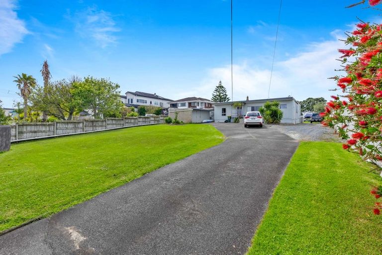 Photo of property in 43 Tiri Road, Manly, Whangaparaoa, 0930