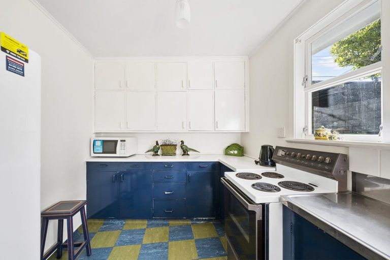 Photo of property in 2/37 Braithwaite Street, Karori, Wellington, 6012