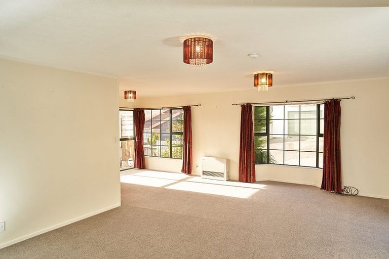 Photo of property in 6a Sunningdale Lane, Woodridge, Wellington, 6037