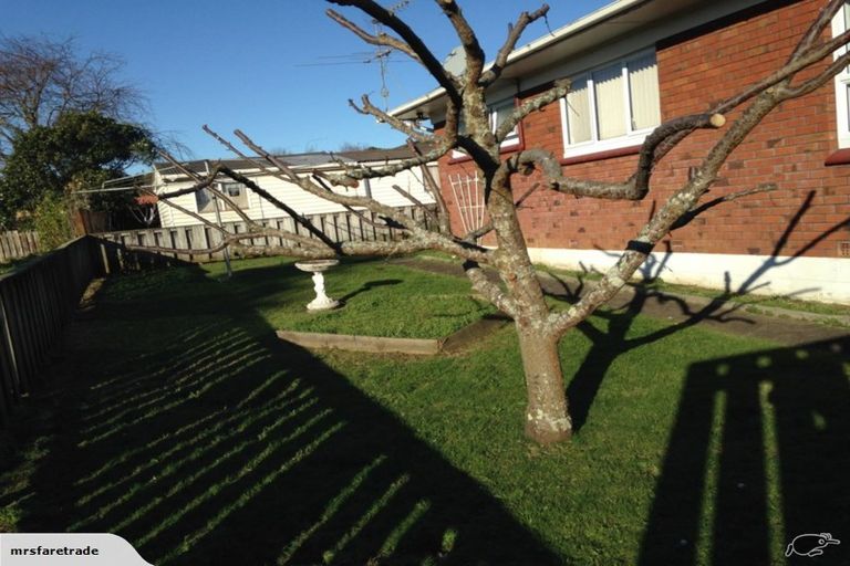 Photo of property in 2/648 Pakuranga Road, Howick, Auckland, 2010