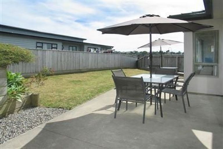 Photo of property in 24 Dusky Crescent, Aotea, Porirua, 5024