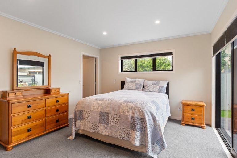 Photo of property in 10a Queenwood Road, Levin, 5510