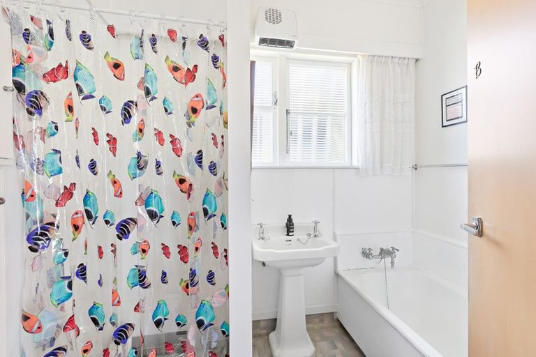 Photo of property in 102 Rosetta Road, Raumati South, Paraparaumu, 5032