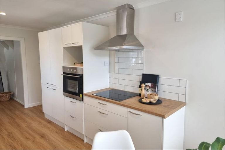 Photo of property in 30 Goldsmith Crescent, Levin, 5510