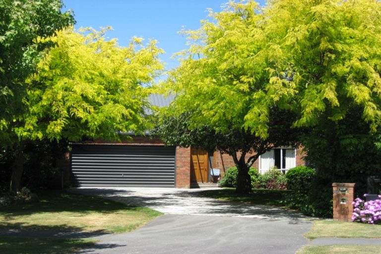 Photo of property in 15 Greystoke Lane, Avonhead, Christchurch, 8042