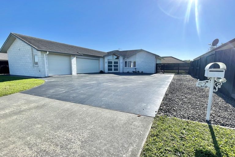 Photo of property in 54 Sirius Crescent, Rototuna North, Hamilton, 3210