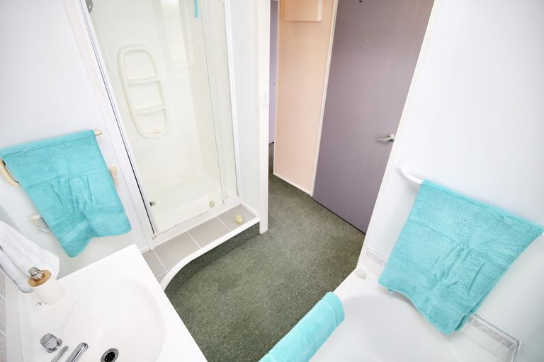 Photo of property in 15a Sandalwood Drive, Dinsdale, Hamilton, 3204