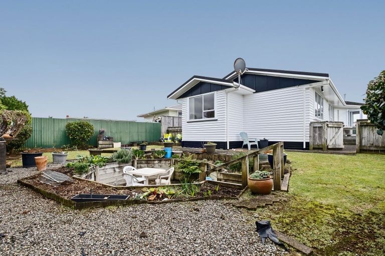 Photo of property in 6 Eton Place, Spotswood, New Plymouth, 4310
