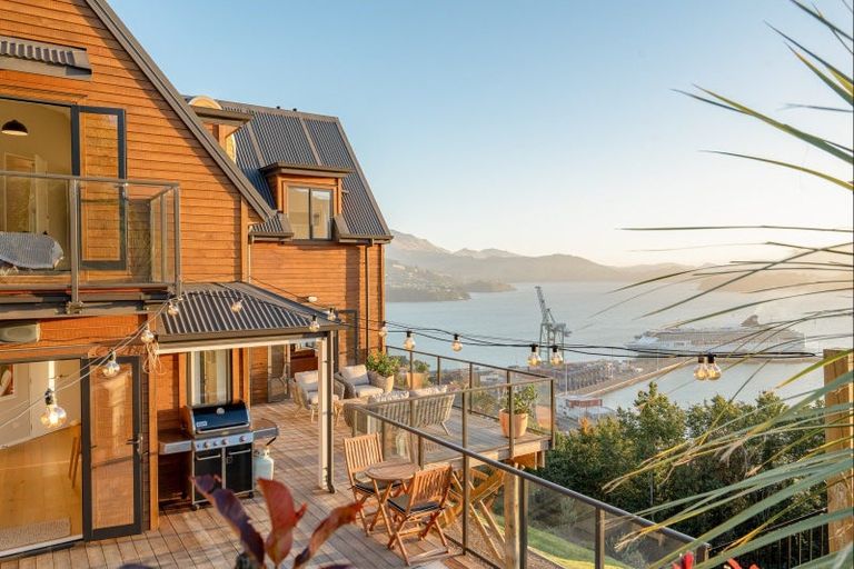 Photo of property in 30 Gilmour Terrace, Lyttelton, 8082