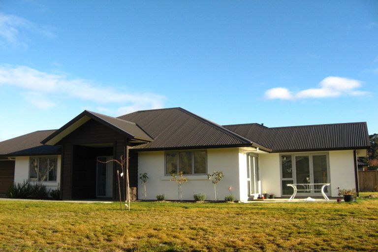Photo of property in 23 Bridesdale Drive, Lake Hayes, Queenstown, 9304