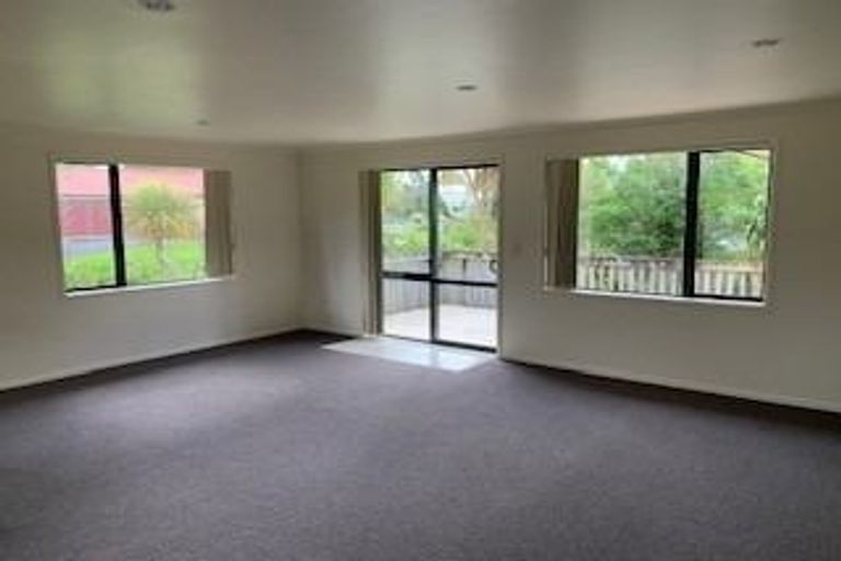 Photo of property in 6 Claywest Place, Glen Eden, Auckland, 0602