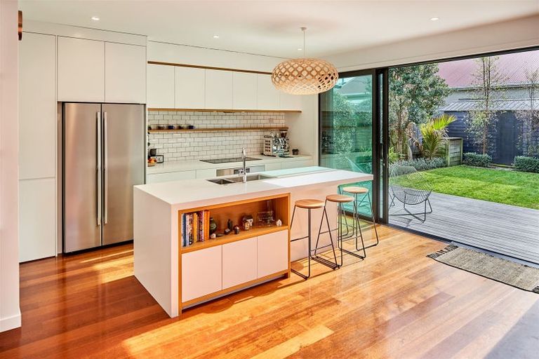 Photo of property in 39 Adelaide Street, Petone, Lower Hutt, 5012