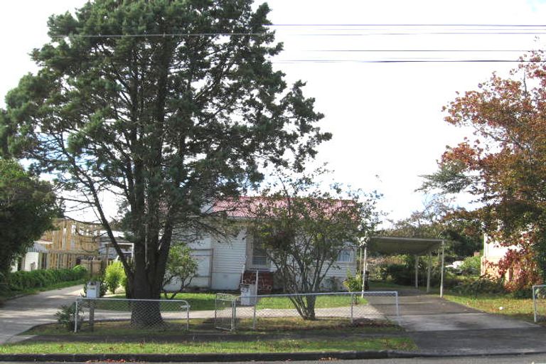 Photo of property in 142 View Road, Sunnyvale, Auckland, 0612