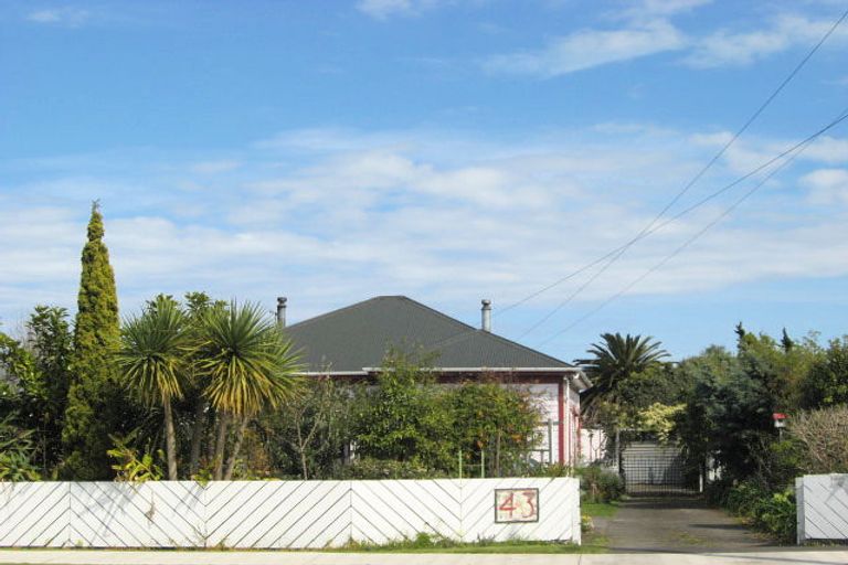 Photo of property in 43 Caius Avenue, Gonville, Whanganui, 4501