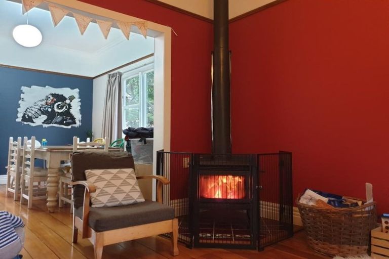 Photo of property in 25 Royal Street, Berhampore, Wellington, 6023