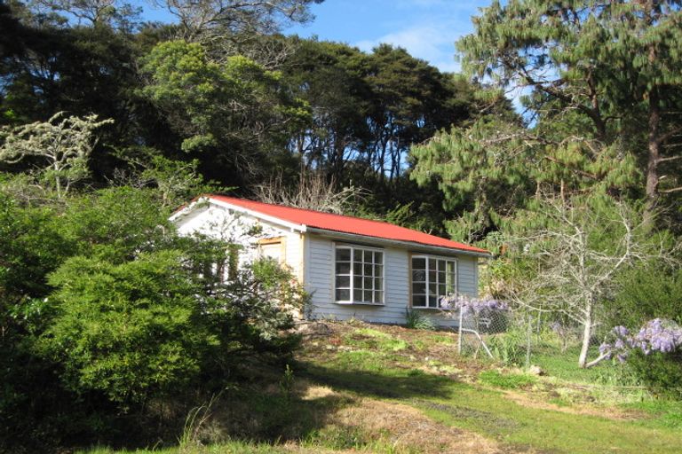 Photo of property in 619 Huia Road, Parau, Auckland, 0604