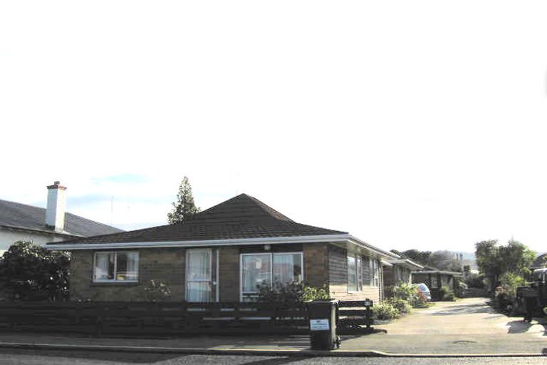 Photo of property in 62 Hargest Crescent, Saint Kilda, Dunedin, 9012