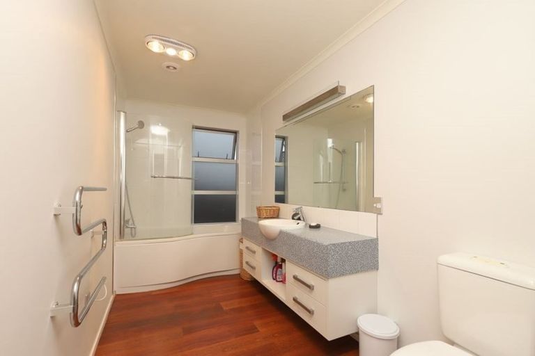 Photo of property in 17 Wiltshire Drive, Huntington, Hamilton, 3210