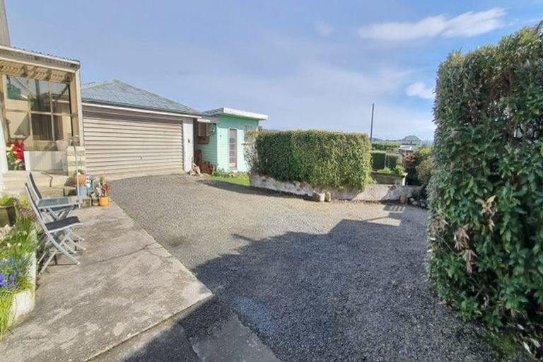 Photo of property in 22 Murchie Street, Thornbury, Riverton, 9883