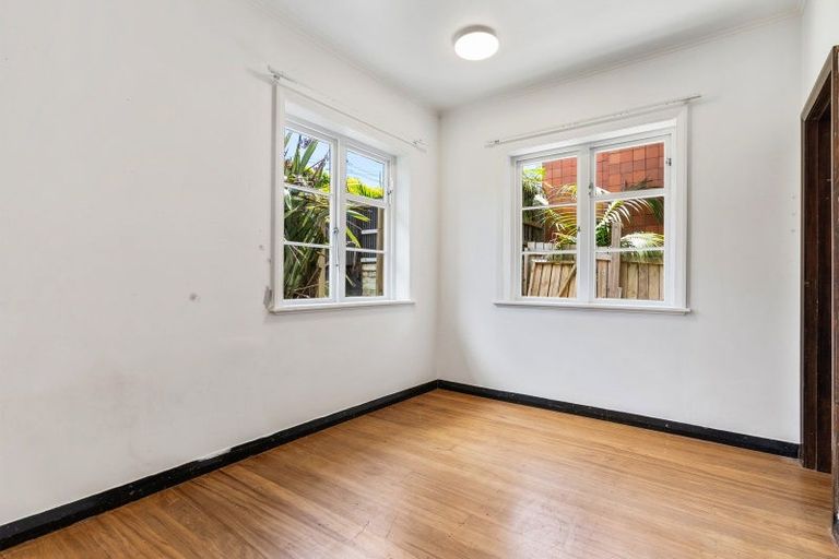 Photo of property in 14 Westmere Crescent, Westmere, Auckland, 1022